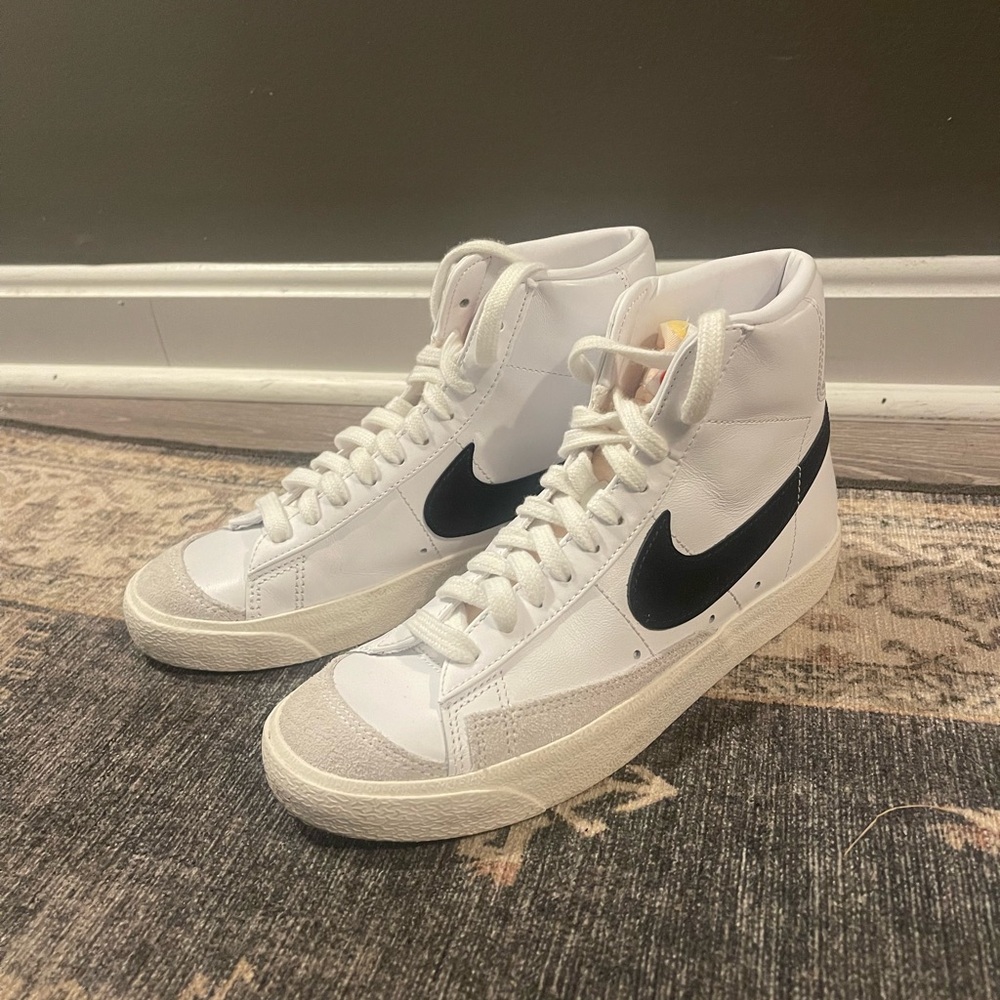 Women’s Nike Blazer, size 6.
